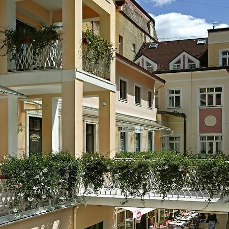 Apartmany Cesky Dvur มาเรียอานซเกลาซนี ภายนอก รูปภาพ
