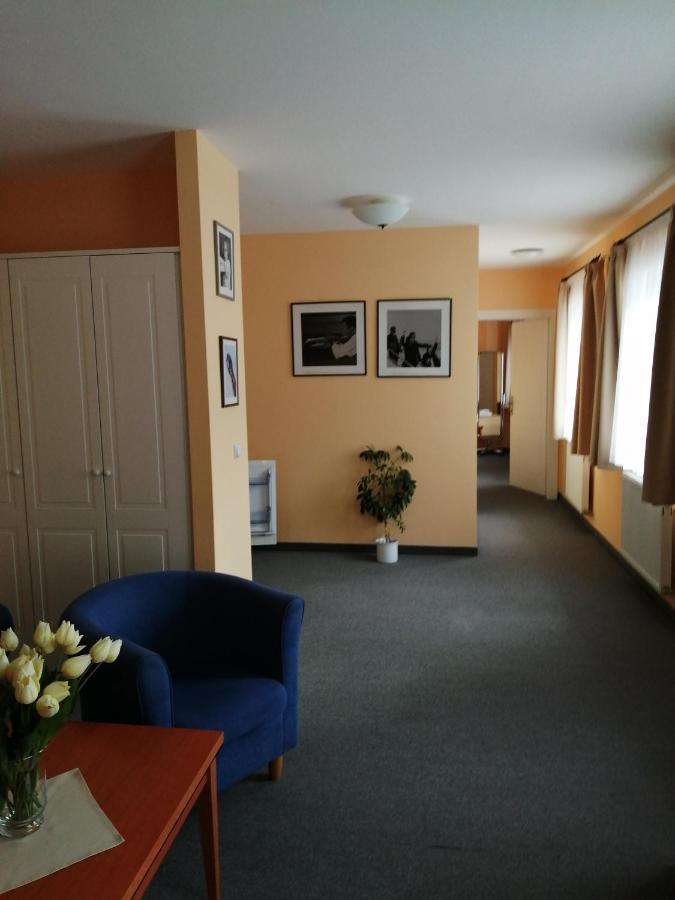 Apartmany Cesky Dvur มาเรียอานซเกลาซนี ภายนอก รูปภาพ