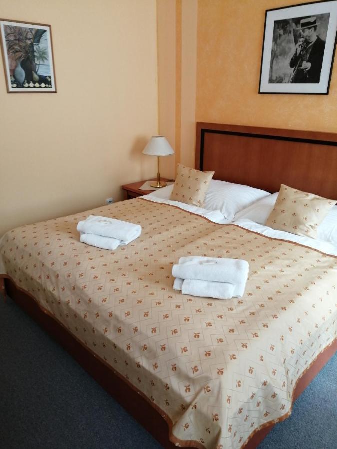 Apartmany Cesky Dvur มาเรียอานซเกลาซนี ภายนอก รูปภาพ