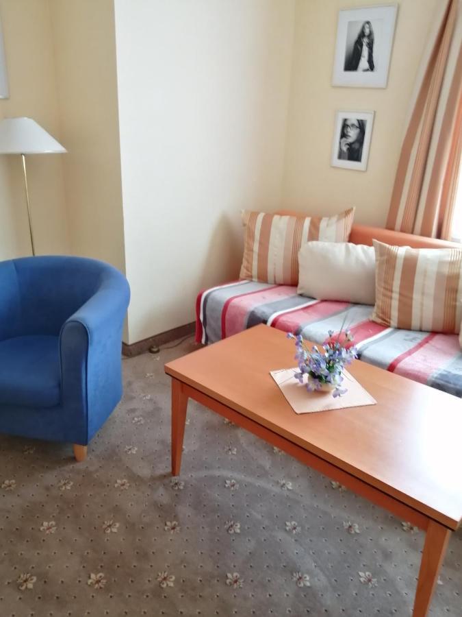 Apartmany Cesky Dvur มาเรียอานซเกลาซนี ภายนอก รูปภาพ