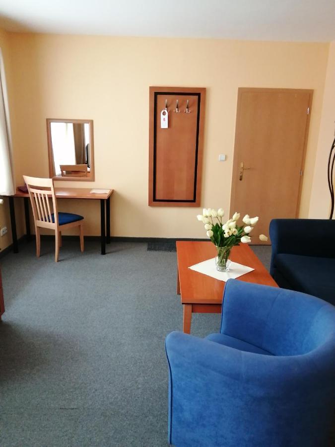 Apartmany Cesky Dvur มาเรียอานซเกลาซนี ภายนอก รูปภาพ