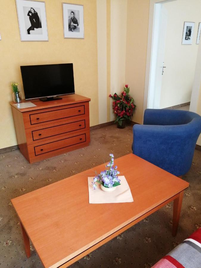 Apartmany Cesky Dvur มาเรียอานซเกลาซนี ภายนอก รูปภาพ